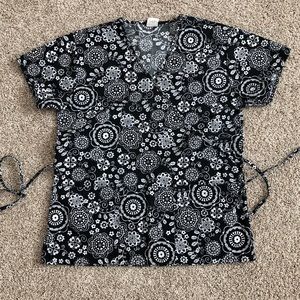 Women’s scrub top black white size Small